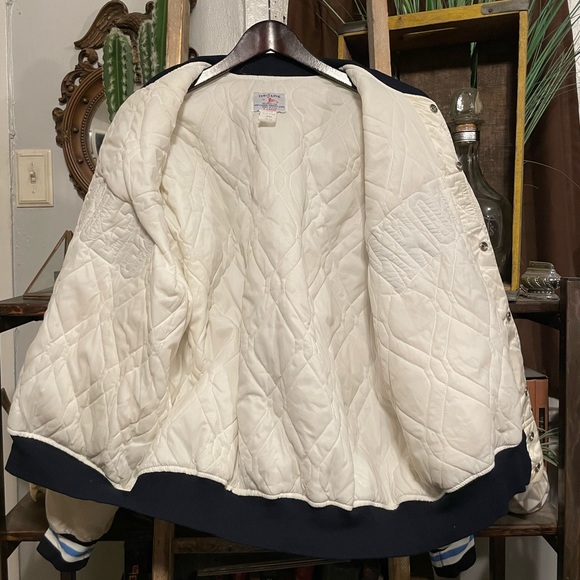 Rare vintage 1970’s white Georgetown satin nylon jacket by Felco. USA Size XL - Picture 4 of 5